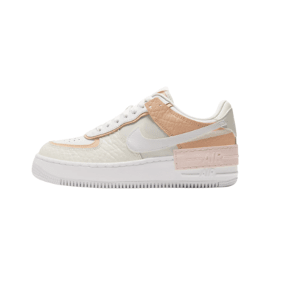 Nike Air Force 1 Shadow beige con doble swoosh y diseño en capas