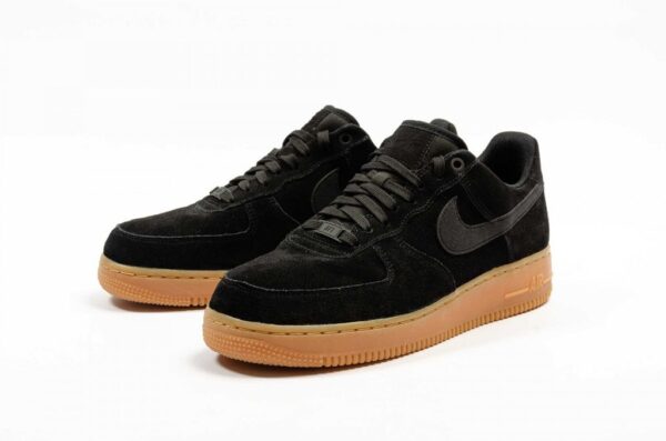 Nike Air Force Low Negras (suela marrón) - Imagen 2