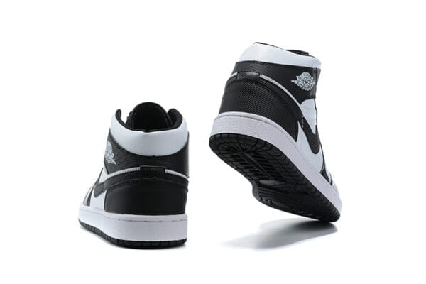 Nike Air Jordan 1 Negras Brillantes - Imagen 2