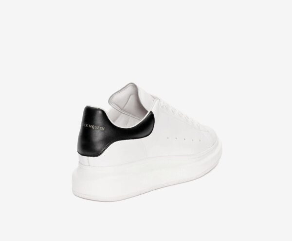 Alexander McQuenn Oversized Sneaker Black 3 - Imagen 2