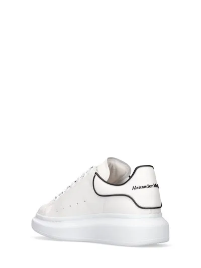 Alexander McQueen Oversized Sneaker Blanco con detalle Negro - Imagen 3