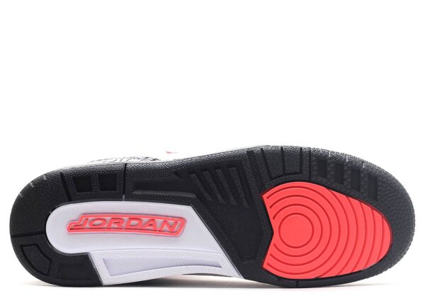NIKE  AIR JORDAN 3 RETRO BG ‘INFRARED 23’ - Imagen 4