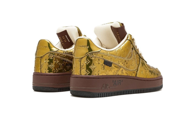 Nike Air Force x LV "Metallic Gold" - Imagen 2