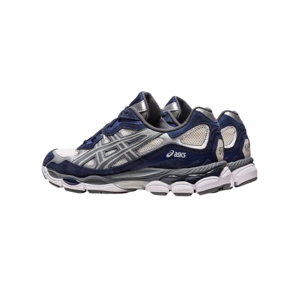 Zapatillas Asics GEL-NYC en crema, gris y azul navy, estilo retro running con amortiguación GEL