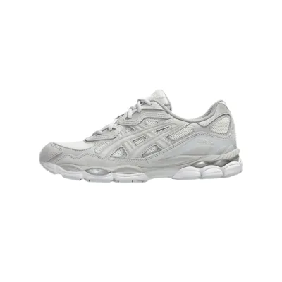 Zapatillas Asics GEL-NYC crema y gris claro con diseño limpio y tecnología GEL