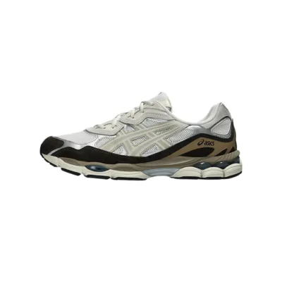 Zapatillas Asics GEL-NYC en tonos crema, beige y marrón con diseño técnico y retro