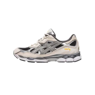 Zapatillas Asics GEL-NYC negras con detalles en gris arcilla y suela con tecnología GEL