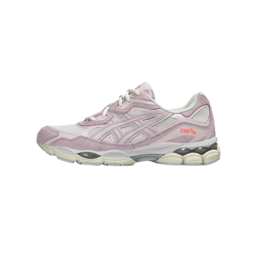 Zapatillas Asics GEL-NYC color crema y rosa suave con diseño técnico y suela GEL